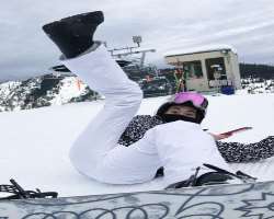 The contestant enjoys outdoors sports like snowboarding whenever she gets an opportunity.